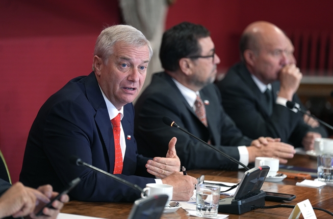 Tras cónclave, Alessandri admite que plan de reconstrucción no incluye medidas para la clase media