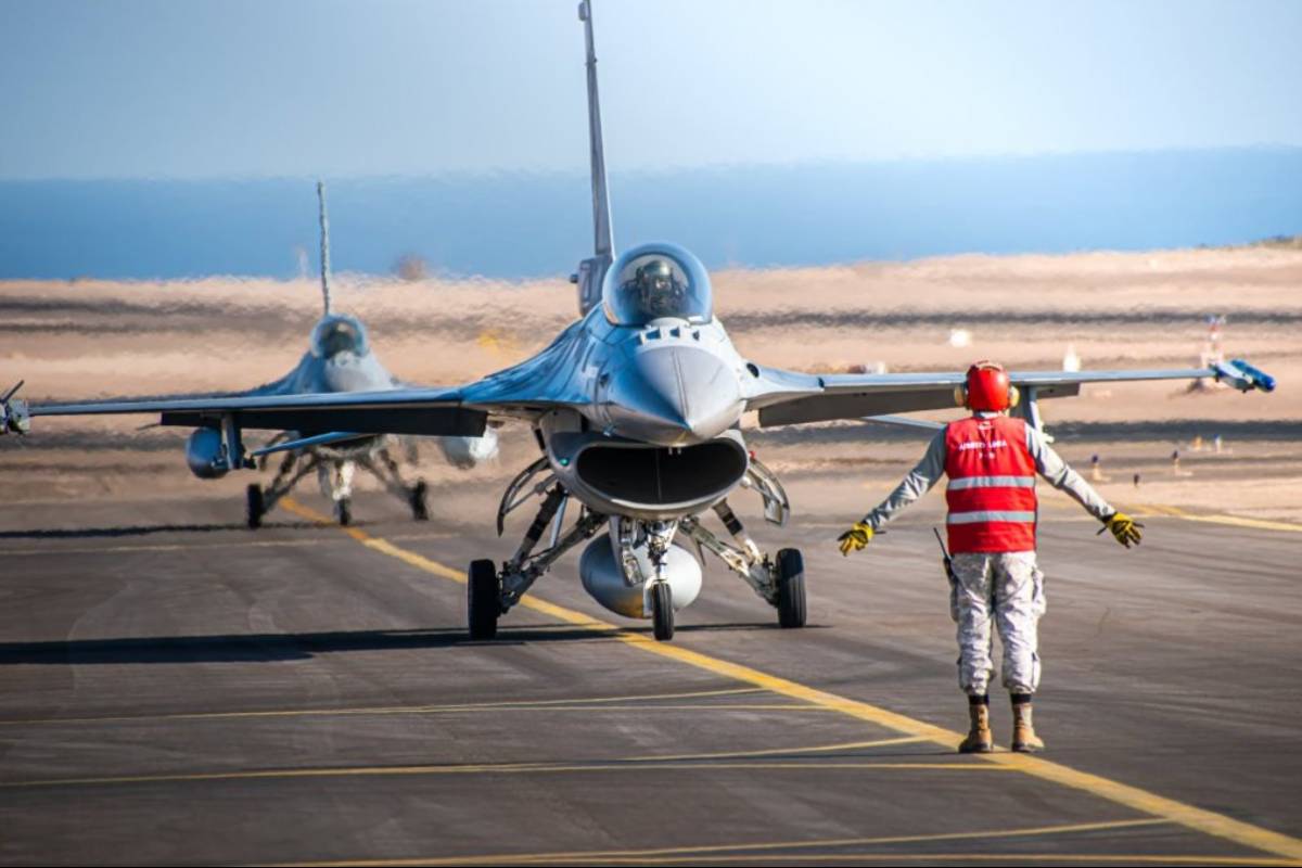 Pdte de Perú insiste en aplazar compra de aviones F-16 a EEUU pese a la renuncia de dos ministros