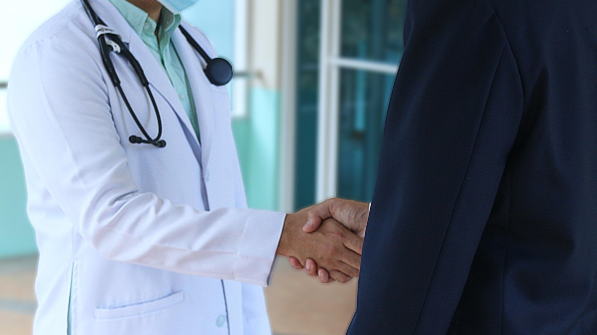 "Hola Doc! Bienvenido a mi ciudad": La Campaña que invita a médicos a vivir en regiones con carencia de especialistas oncológicos