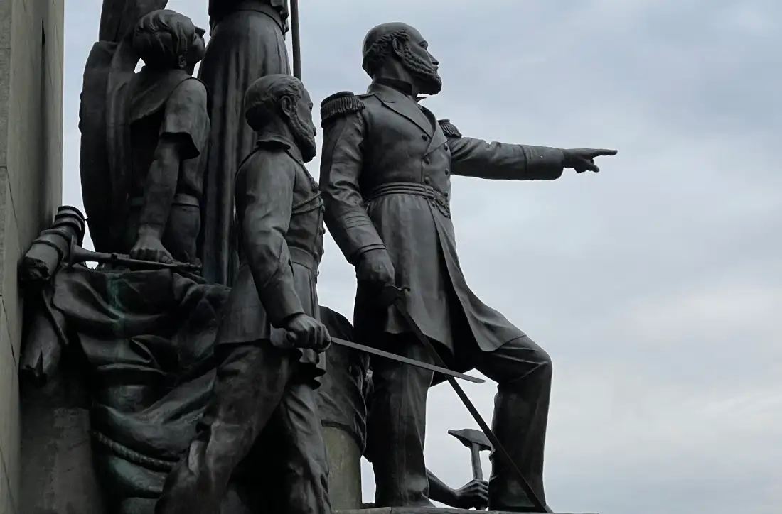 Alcalde de Zapallar no aguantó la presión ciudadana, recula y anuncia Desfile para el 21 de Mayo