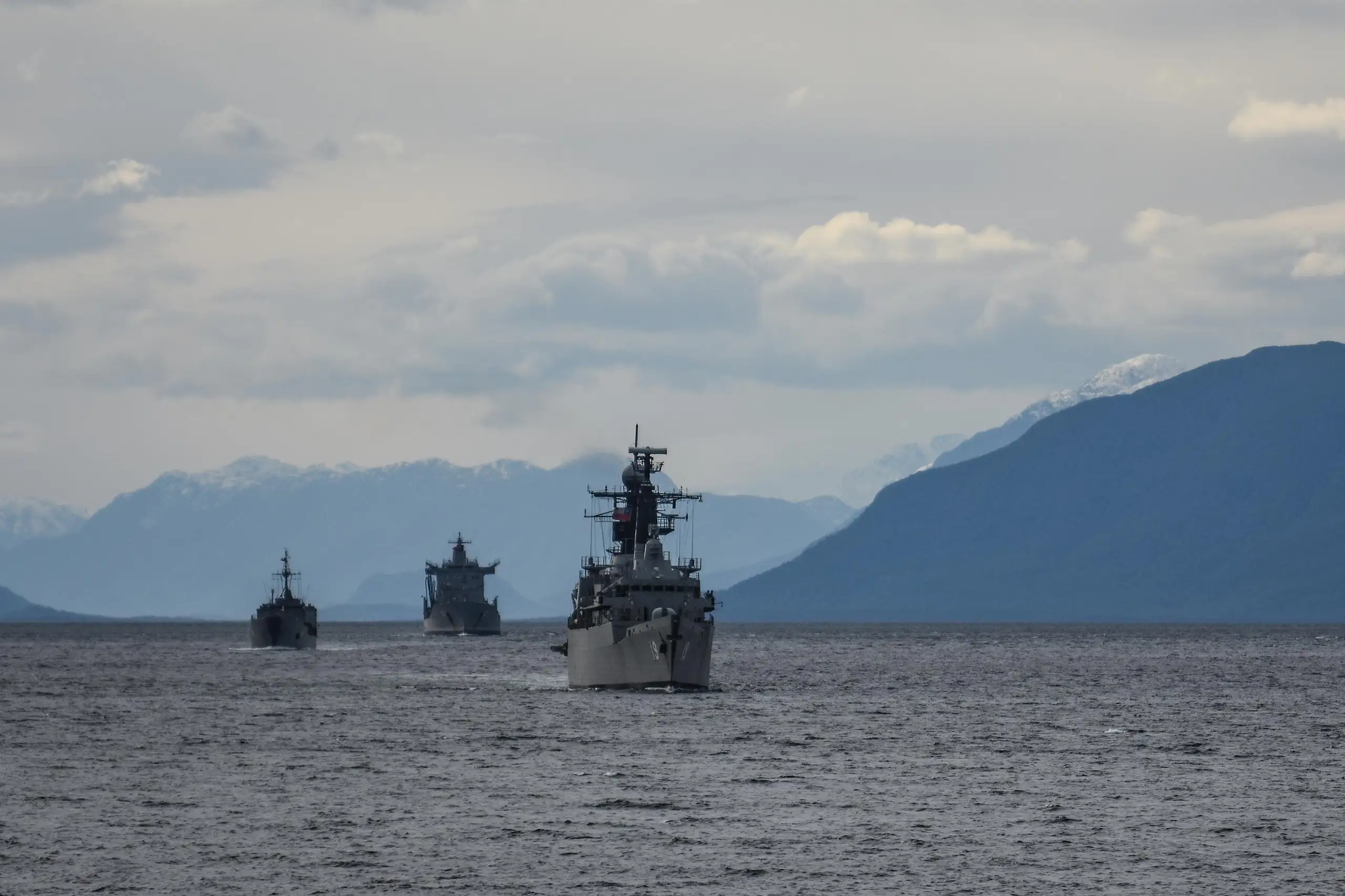 Reportaje gráfico: Armada y su Fuerza Expedicionaria en la Patagonia Chilena