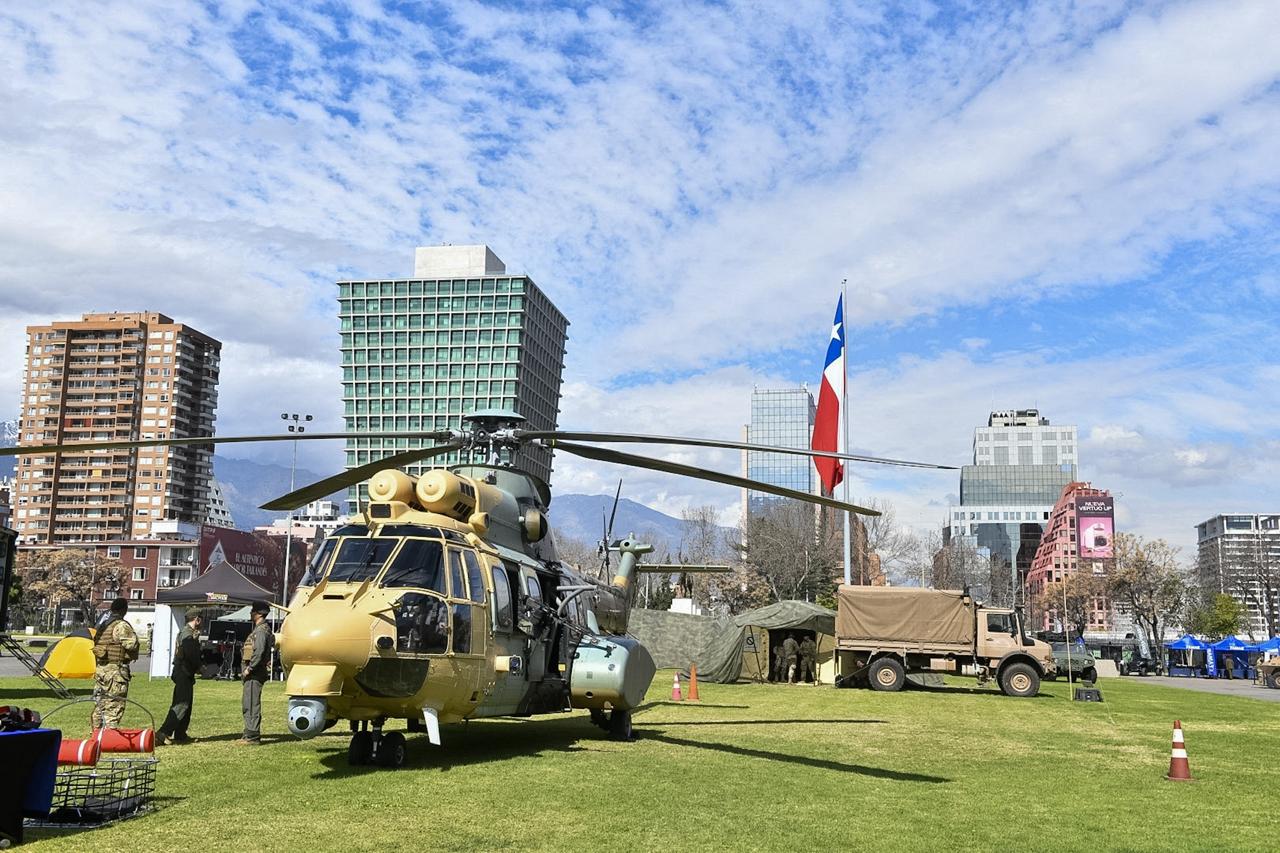 Ejército inaugura primera Exposición Militar de Montaña y Antártica y abre sus puertas al público este sábado