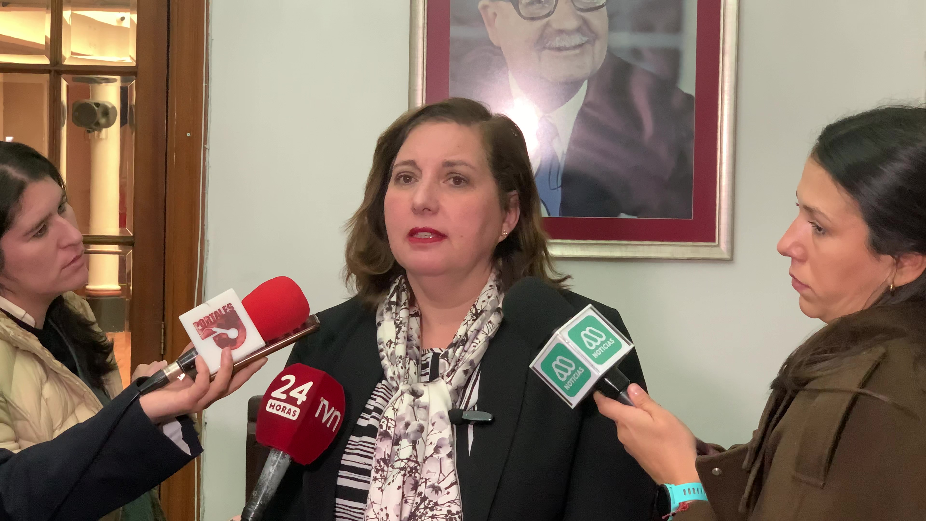 Senadora Vodanovic llamó al Gobierno a pronunciarse sobre la defensa y promoción de los DDHH