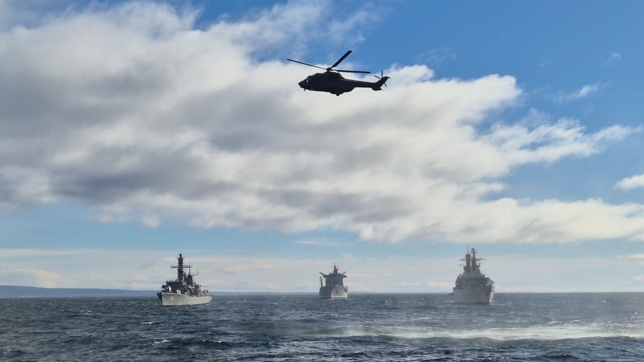 Gobierno destaca capacidades de la Armada durante despliegue naval en el Estrecho de Magallanes
