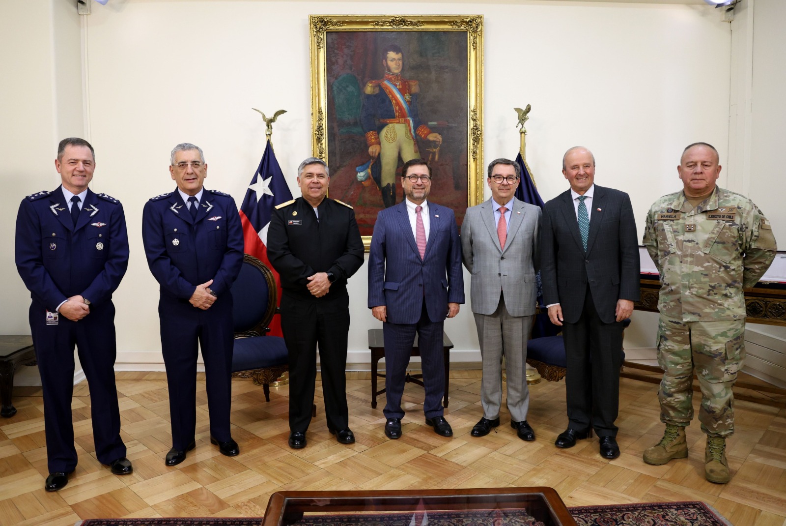 Defensa y cancillería analizan el escenario internacional con comandantes en jefe de las FFAA