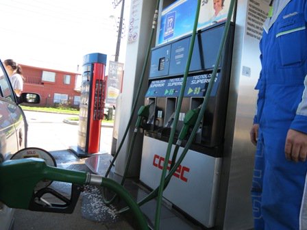 Ad portas de Fiestas Patrias, Quiroz preocupado por alza de los combustibles, especialmente el diésel