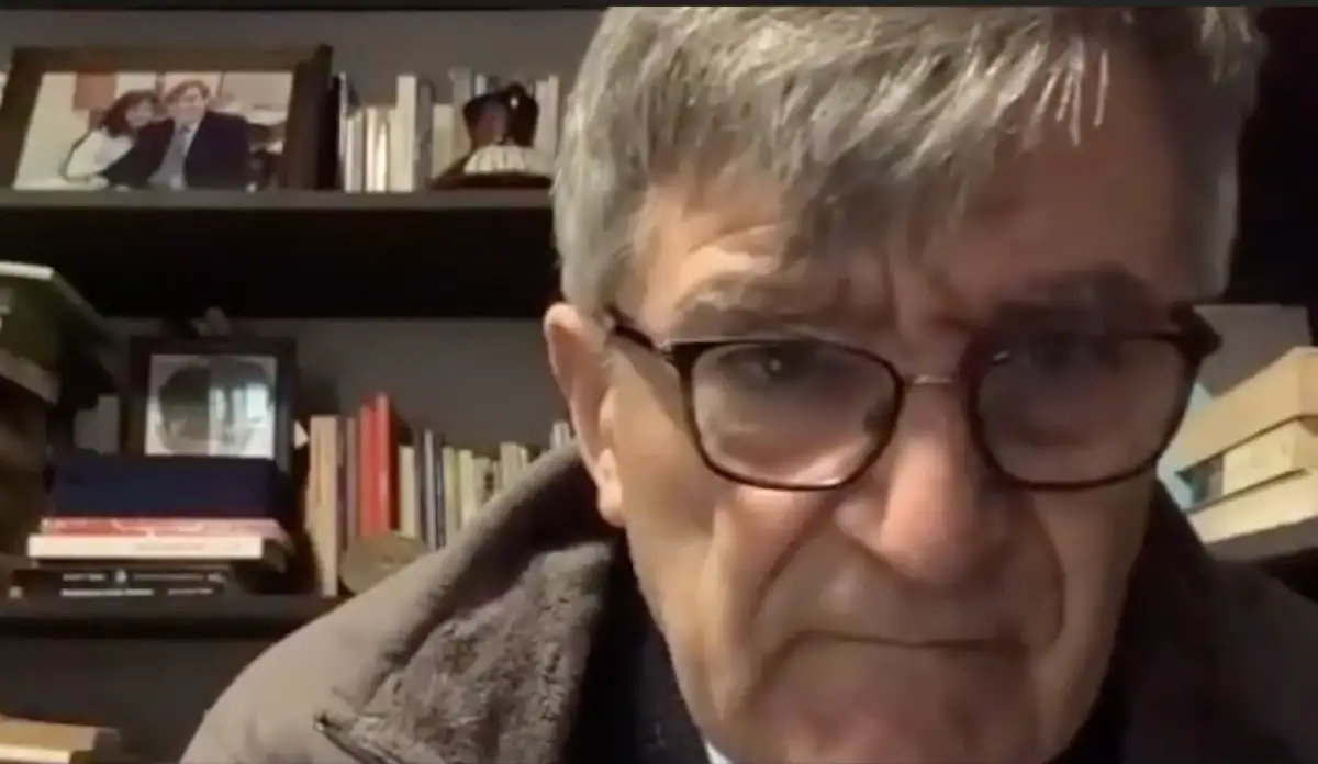 Las Cartas Sobre La Mesa: Entrevista a Camilo Escalona