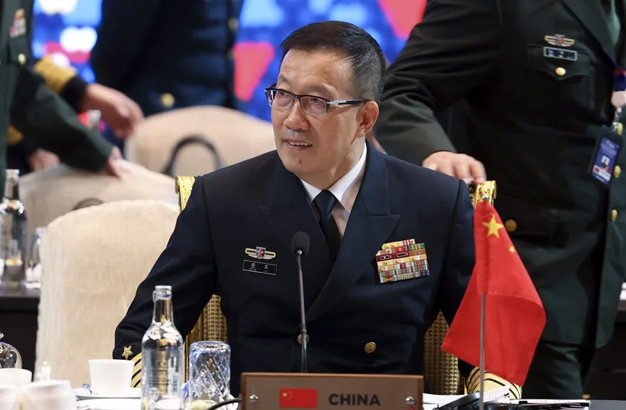 Ministro de Defensa chino pide «prepararse antes de que llueva» ante los riesgos de la IA