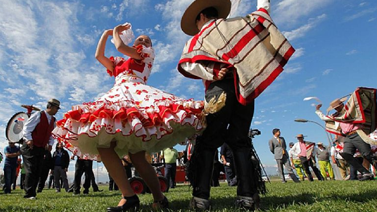 Fiestas Patrias y obesidad: Varios días de excesos pueden impactar en la salud metabólica