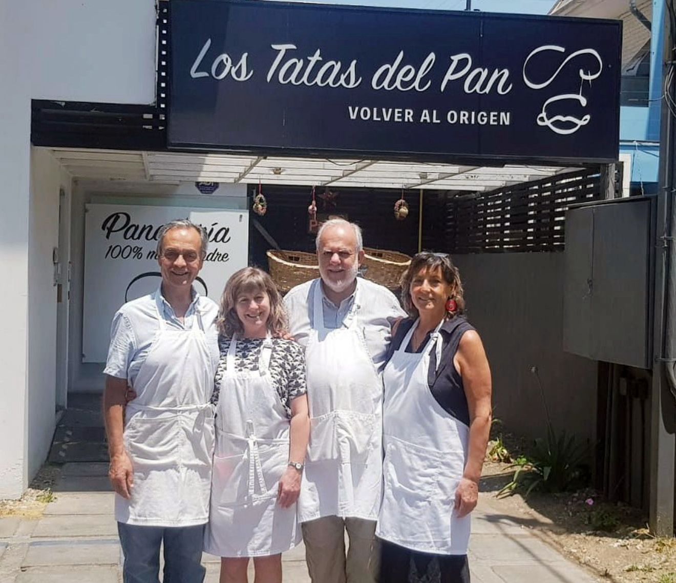 Tras cinco años de trámites, “Los Tatas del Pan” tienen patente definitiva en Vitacura