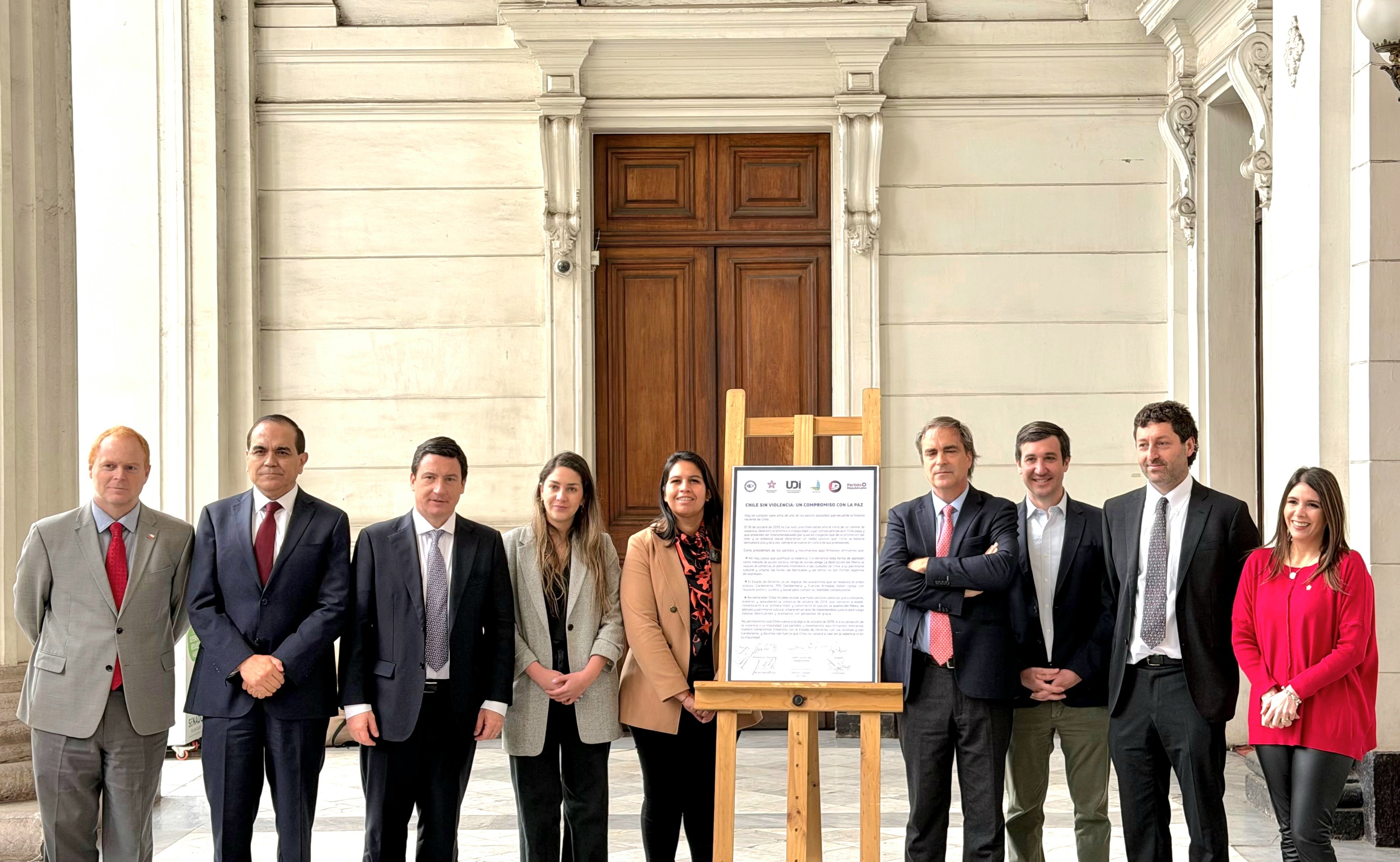 Oficialismo firma carta “Chile sin violencia: un compromiso con la paz” cuestionando el estallido social