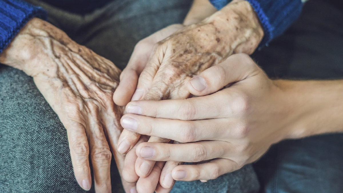 Chile envejece a toda velocidad: la solución que busca que las personas mayores sigan viviendo en sus casas