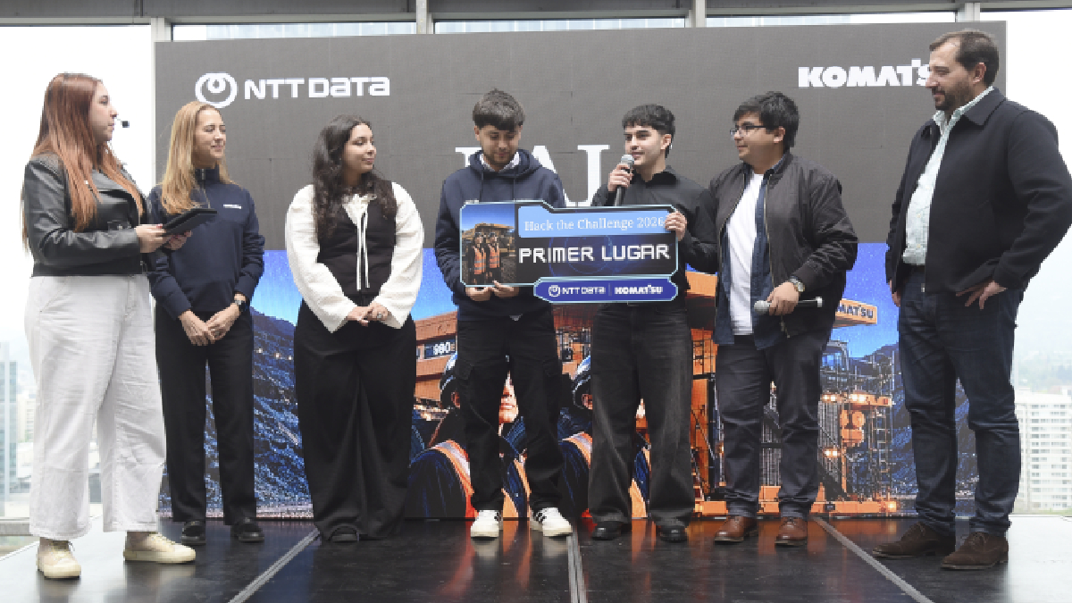 Estudiantes de Temuco ganan el Hack the Challenge 2026 de NTT DATA y Komatsu con Slosh Pulse