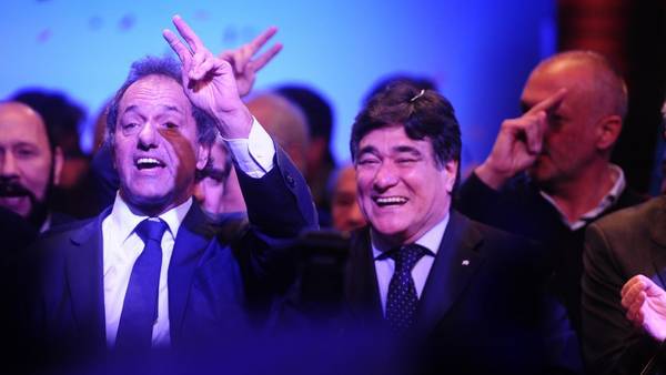 Actualizado: Kirchnerista Scioli gana las primarias en Argentina