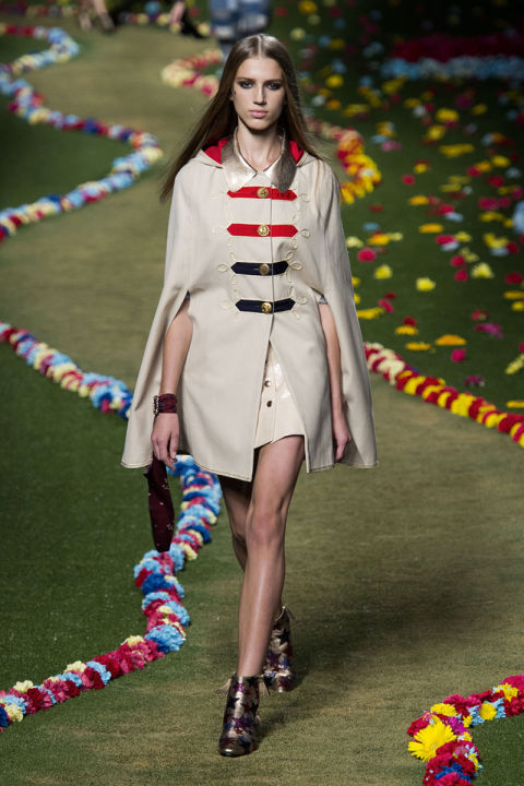 hbz-david-bowie-inspired-runway-tommy-spring-2015-imaxtree