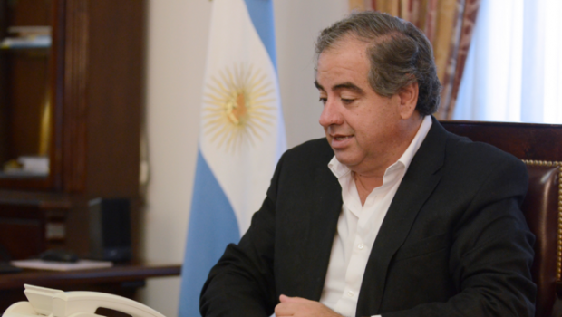 Ministro de Defensa argentino, Julio Martínez.