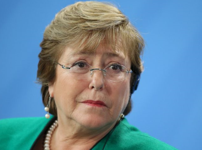Encuesta Cadem indica que renuncia de Riquelme tuvo un efecto casi idéntico a la de Dávalos sobre imagen de Bachelet