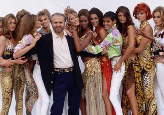 Gianni Versace with Linda Evangelista and other Super Models