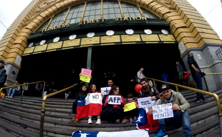 Desde Australia chilenos residentes también se unieron a la marcha contra las AFPs.