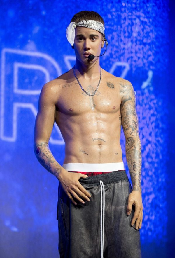 justin_bieber_cera_217640870_640x939