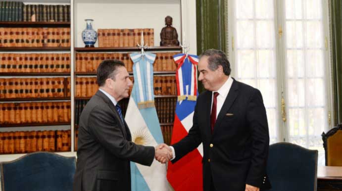 2+2: Ministros de Defensa de Chile y Argentina se reúnen en Buenos Aires
