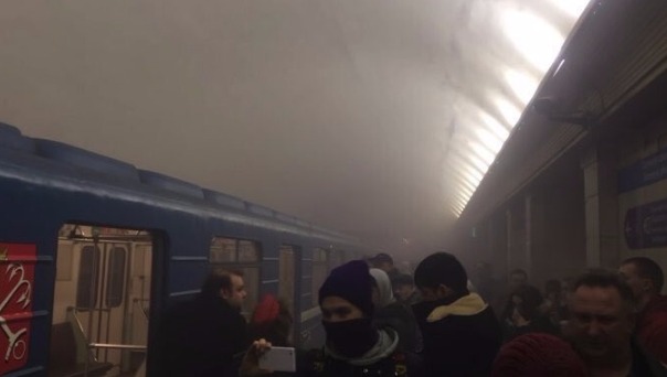 Explosiones en metro de Rusia deja al menos una decena de muertos