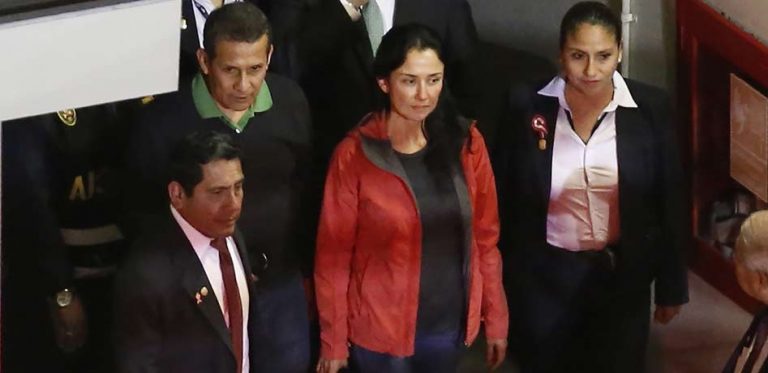 Perú: Humala y Heredia son trasladados a penales para cumplir con la pena de 18 meses  de prisión preventiva