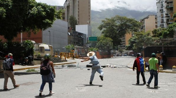 Detienen a ciudadana chilena en medio de protestas en Venezuela