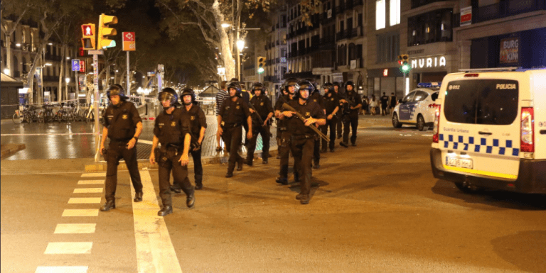 Policía logra abatir al menos cinco terroristas que pretendían realizar otro atentado en España