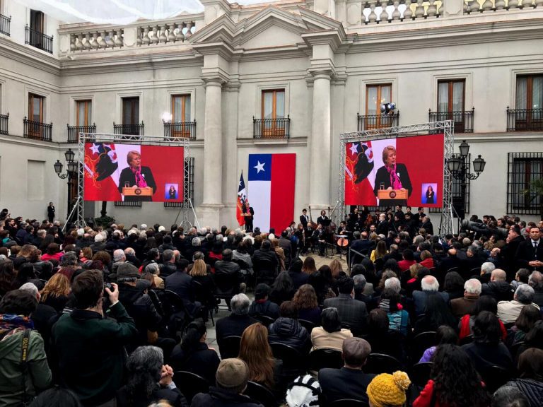 Presidenta Bachelet encabezó acto homenaje en el 44° aniversario del 11 de Septiembre en La Moneda: “No permitiré que el legítimo anhelo de justicia sea visto como revanchismo”