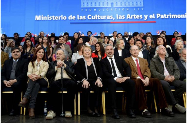 Bachelet promulga ley que crea Ministerio de las Culturas y le manda mensaje a la derecha: “No todo puede ser cuantificable en números”