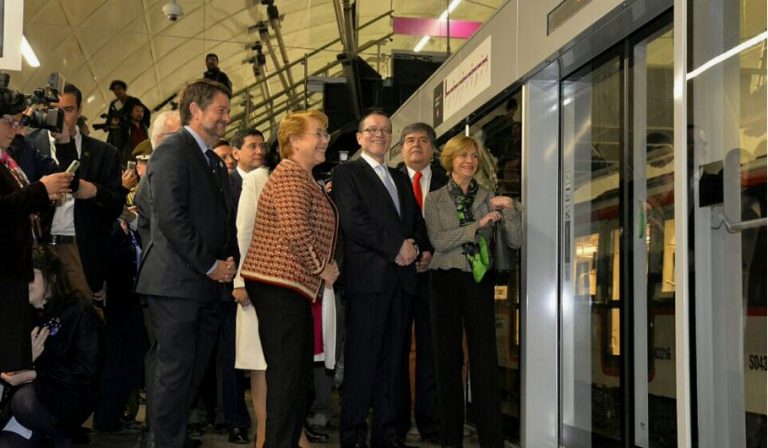 Bachelet inaugura Línea 6 y le manda mensaje a Piñera: “En diciembre de 2009 anuncié la creación de la nueva linea 6”