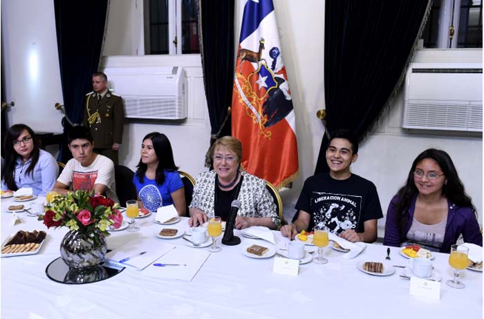 bacheletdesayunopaa2