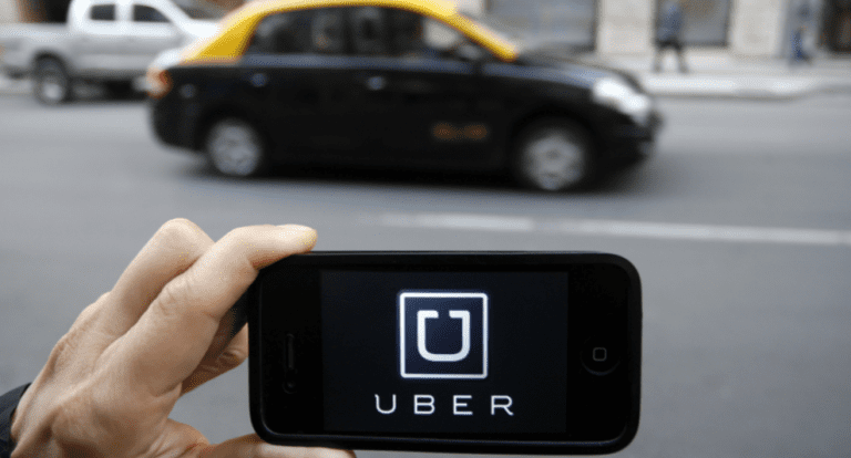 Encuesta Cadem muestra que el incidente Uber afectó positivamente a Carabineros