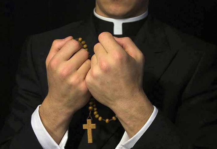 Sigue la crisis en la Iglesia: Salesianos entregan informe al Vaticano y Fiscalía sobre tres religiosos acusados de abusos