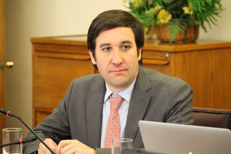Guillermo Ramírez (UDI): “No creemos en la derecha de Bolsonaro. Creemos en la derecha de Jaime Guzmán”
