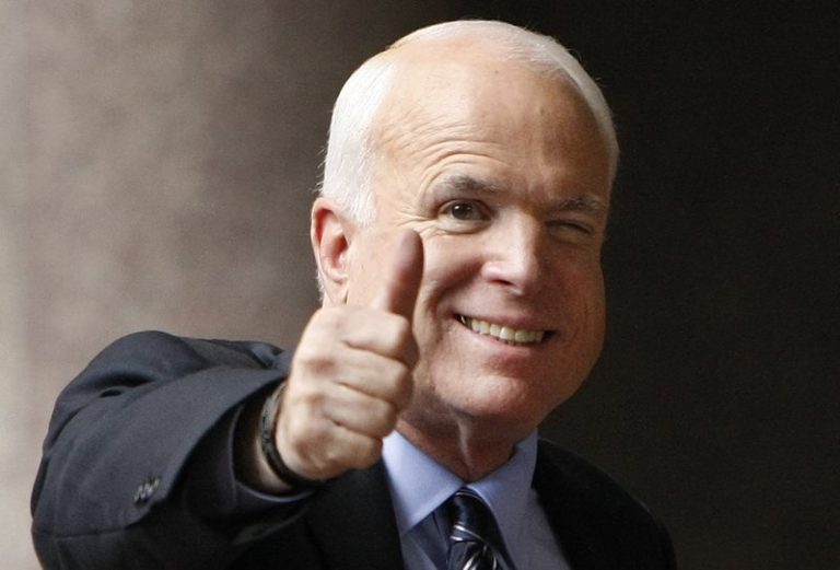 Muere el senador republicano John McCain, principal opositor a la administración Trump