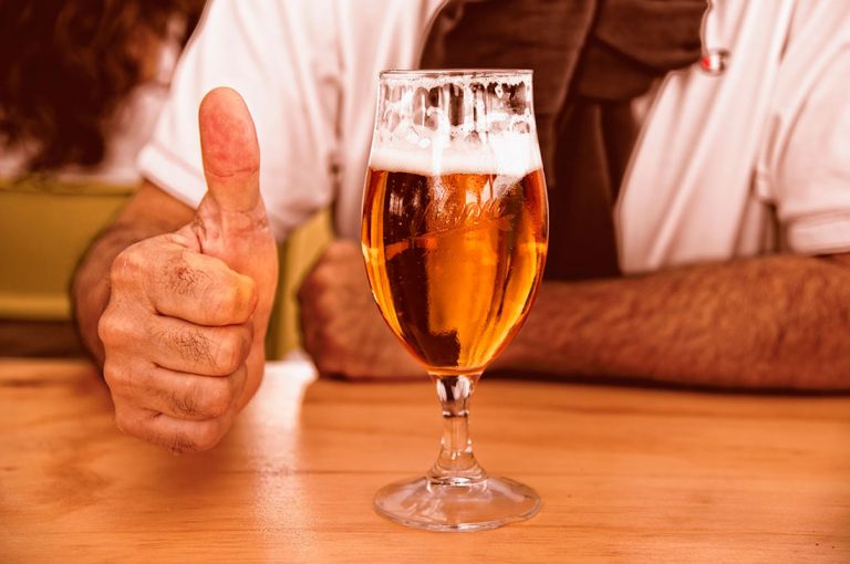 Nuevas tendencias de hidratación deportiva: ¿sabías que la cerveza está permitida?