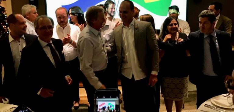 Hijo de Bolsonaro ensalza la “Ola Conservadora” en Sudamérica y le da espaldarazo  JA Kast
