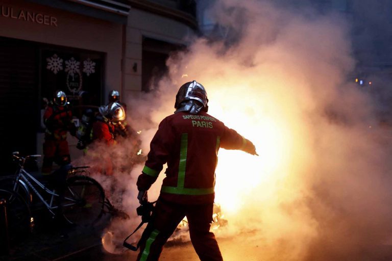 París sitiada por “Chalecos Amarillos”: Más de 1.400 detenidos  tras cuarta jornada de protesta