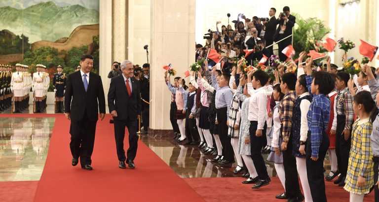 ¿Qué dirá EEUU? Chile refuerza relación con China y Presidente Piñera anuncia modernización de actual de TLC  