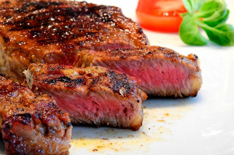 Personas que comen carne son más sanas que los vegetarianos