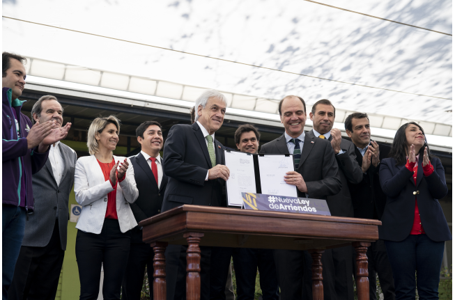 Presidente Piñera firma proyecto de ley que evita abusos en contratos de arriendo