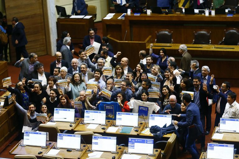 Nuevo golpe al Gobierno: Cámara de Diputados aprueban 40 horas a pesar de las críticas del oficialismo