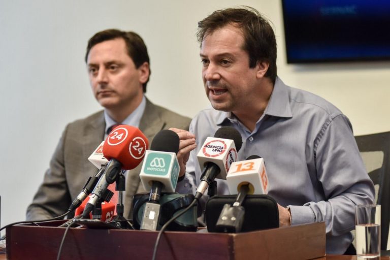 Gobierno respalda a ministro Palacio ante denuncias de corrupción