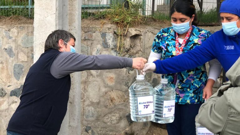 Comuna de Monte Patria recibe importante donación de Alcohol Etílico para ser usado en su red de salud