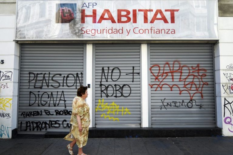 Cadem reafirma el sentir de los chilenos: Un 82% retiraría el 10% de las AFPs