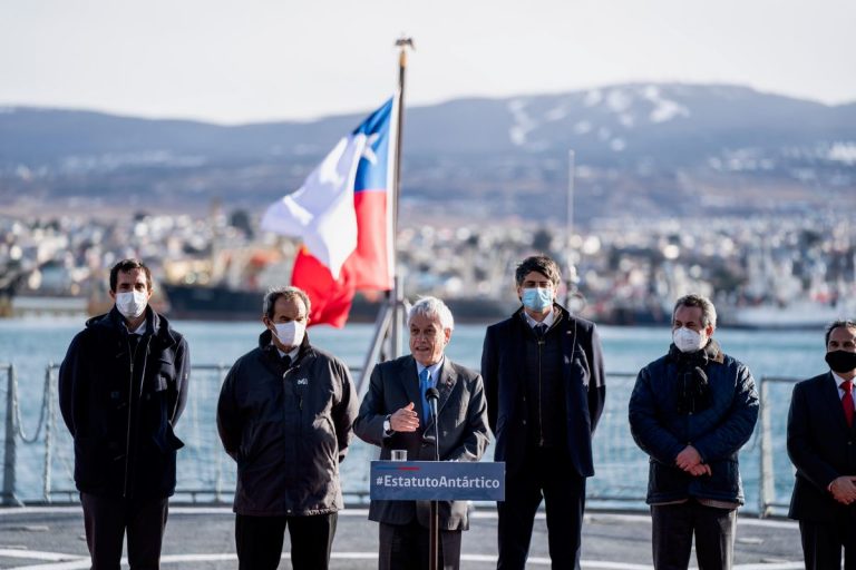 Piñera promulga nuevo Estatuto Antártico apuntando a reforzar los derechos y proyección de Chile en el Continente Blanco