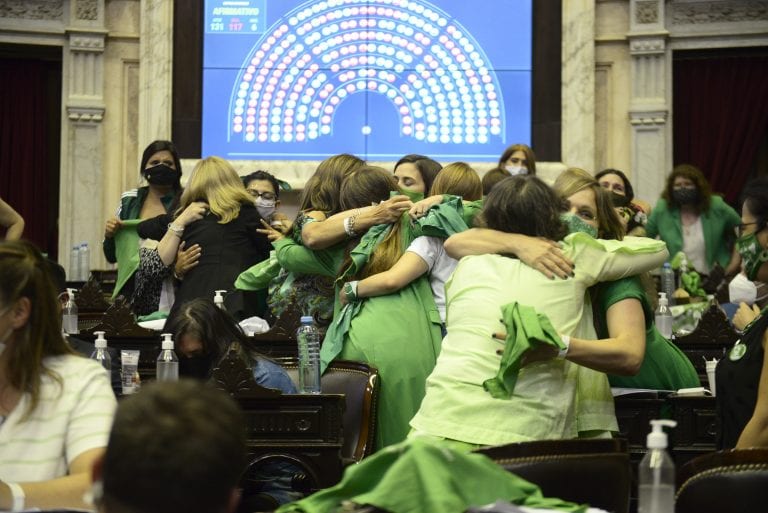 Argentina: Diputados aprueban legalización del aborto