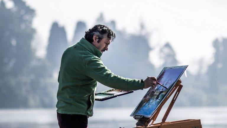 Destacado acuarelista Antonio Oyarzún exhibe nuevas obras en un libro de lujo